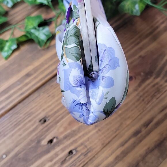 Vintage. Unknown Brand. Floral Handbag. EUC - Picture 7 of 8